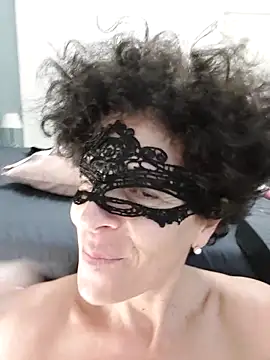 LightedWoman webcam show