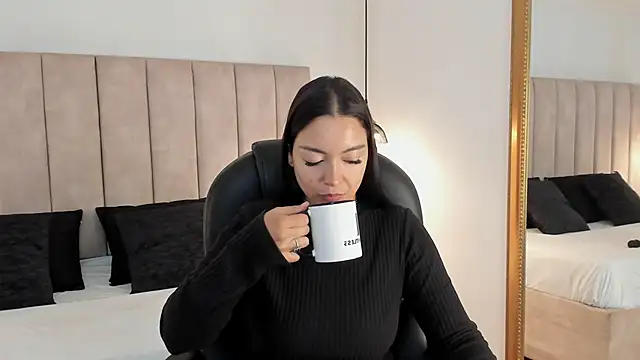 Megan-8n Live XXX chat