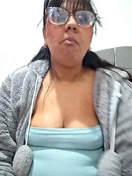 ZaidaWet: онлайн-секс-чат