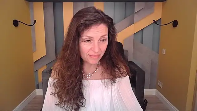 دردشة EllaLong الجنسية المباشرة