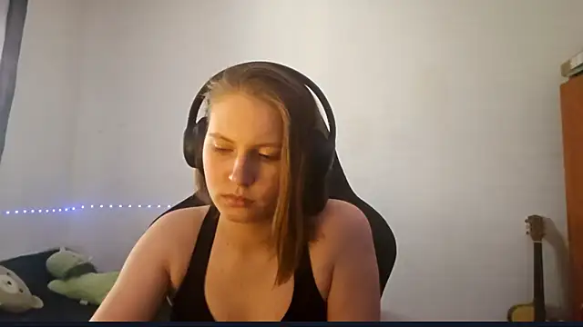 Онлайн чат XXX WesleyFrohling