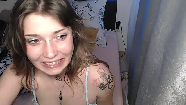 AlienforTwenty webcam show