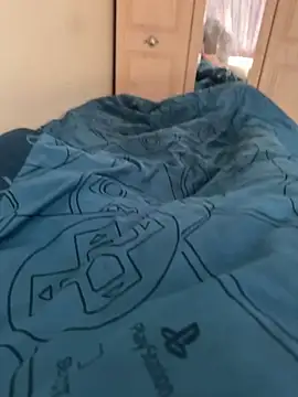 sexyguyhere13 在線直播表演