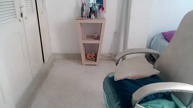 leonela_69 Adlı Modelin Canlı XXX Sohbeti