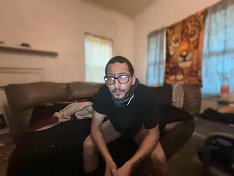 ThrowedWorldWide live XXX chat