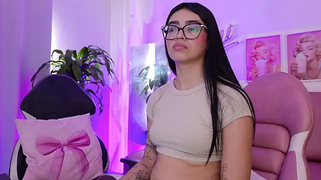 แชท XXX สดของ Emmy_And_Luna