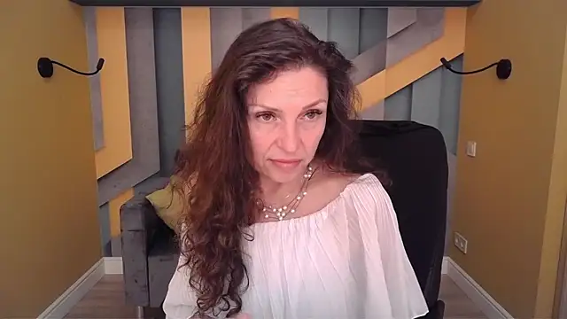 EllaLong's Live XXX Chat