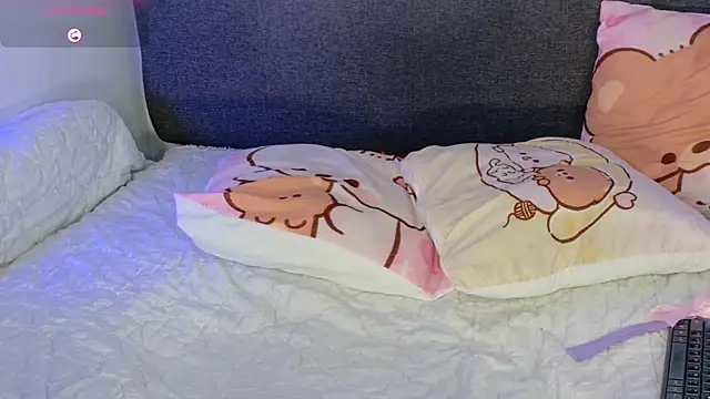 lunitaa0 Adlı Modelin Canlı XXX Sohbeti