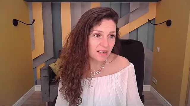 EllaLong's Live XXX Chat