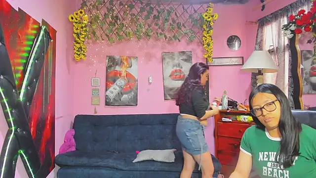 lesbiancuple 现场XXX聊天