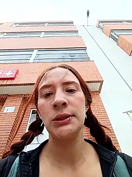 Samyra_Biker12 Show in webcam