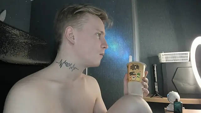 AlexxSweet: онлайн-секс-чат