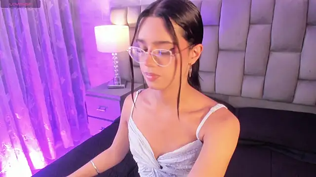 VictoriaMonroee_'s Webcam Show