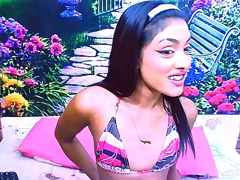 IndianPretty14u2Luv's Live XXX Chat