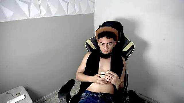 Mathias_twinkk's Webcam Show