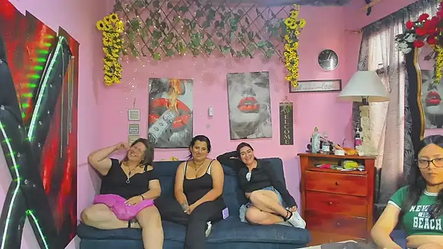 lesbiancuple's Webcam Show