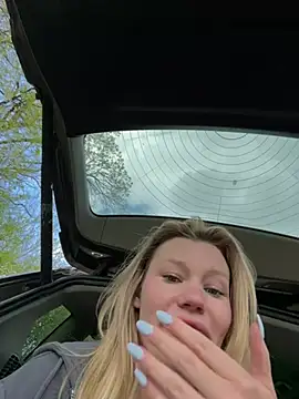 justmilaa webcam show