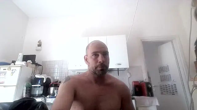 Show de Ichigo897_Pika na webcam