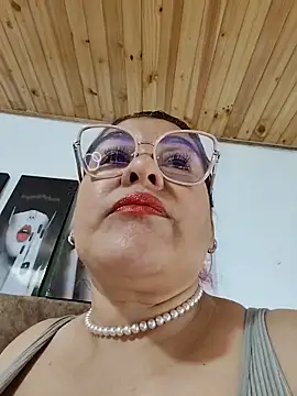 Онлайн чат XXX AlexxiaaMat