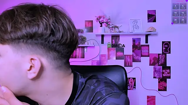 Živý XXX chat travis_wolf_