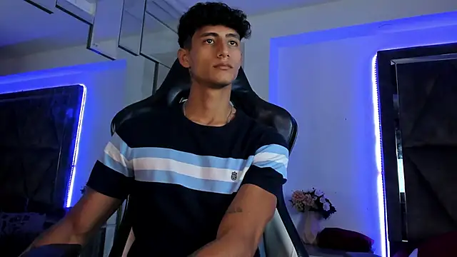 Živý XXX chat MaxiimoRomano_