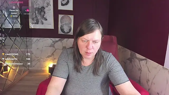 XXX chat uživo modela KellyPerfection