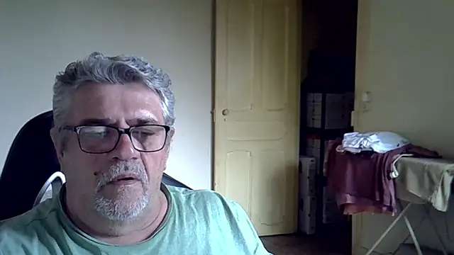 Laurent_oldmen Show in webcam