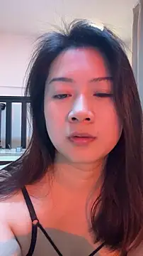 mo-mo-69's Live XXX Chat