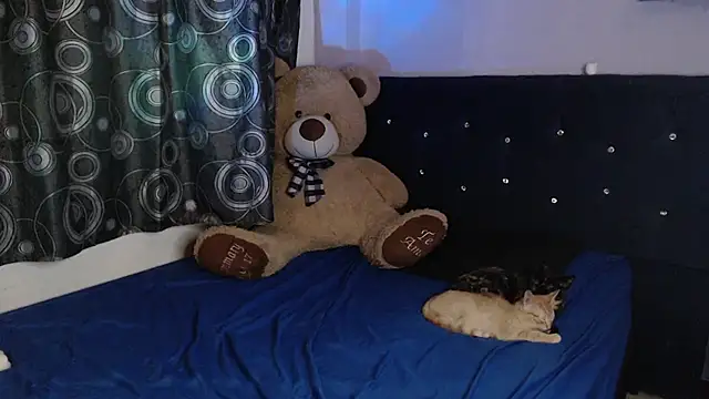 ANGELIQUE_KLANE's Live XXX Chat