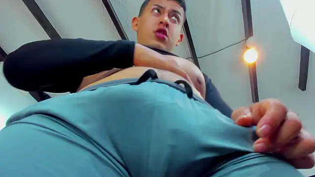 Pokazy przed kamerką – RomanCroft