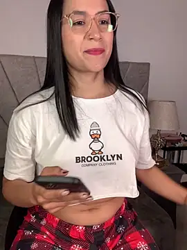 Val12777 Chat XXX live