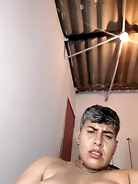 Chat XXX en directo de Yessi_rousse