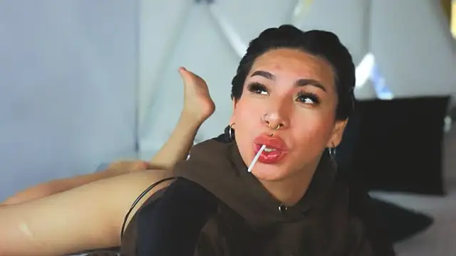 MeelFox Chat XXX live