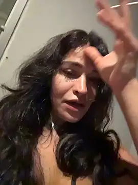 ZeravinaのライブXXXチャット