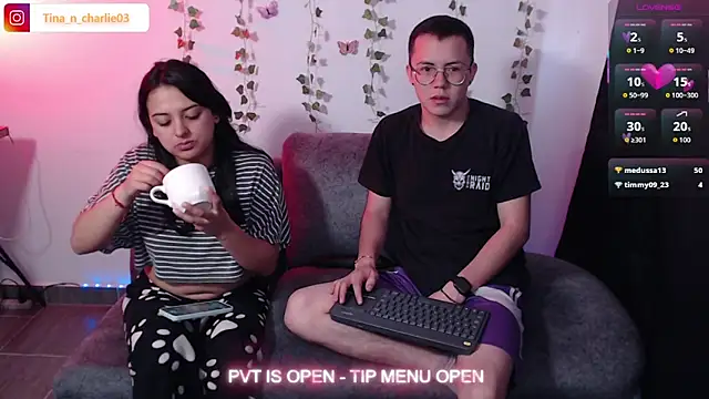 Tina_4_Charlie 在線直播表演