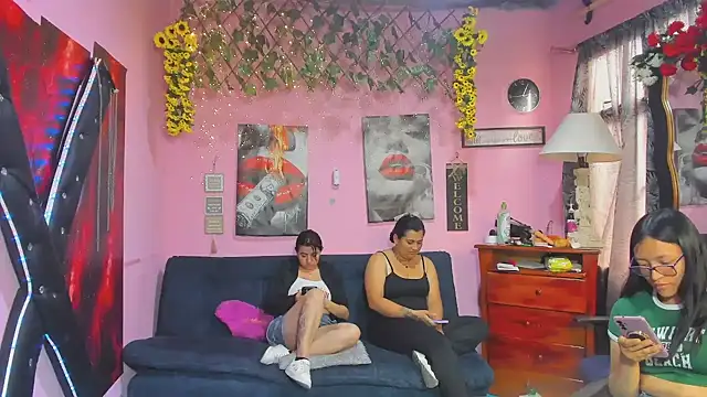 lesbiancuple 网络视讯表演