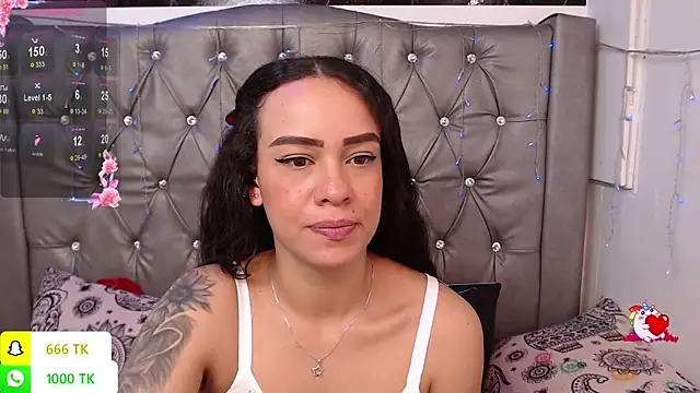 LAILAGUMMY Chat XXX in diretta