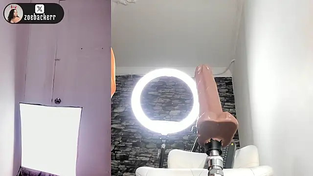 zoe_backer's Live XXX Chat