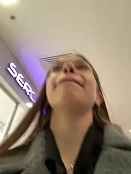 Pertunjukan Kamera Web Olivia_Jemison