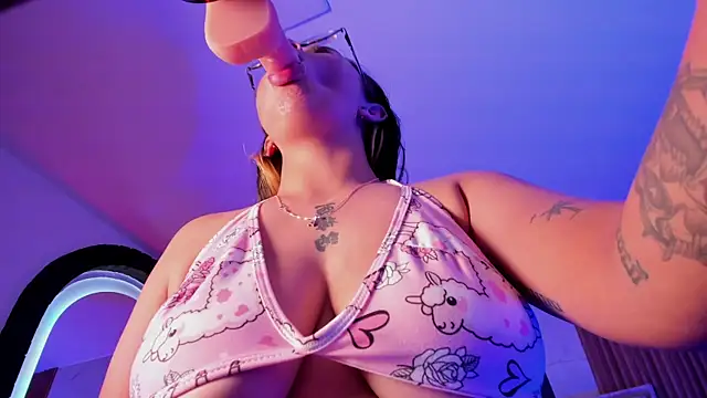 Ravencroxx's Live XXX Chat