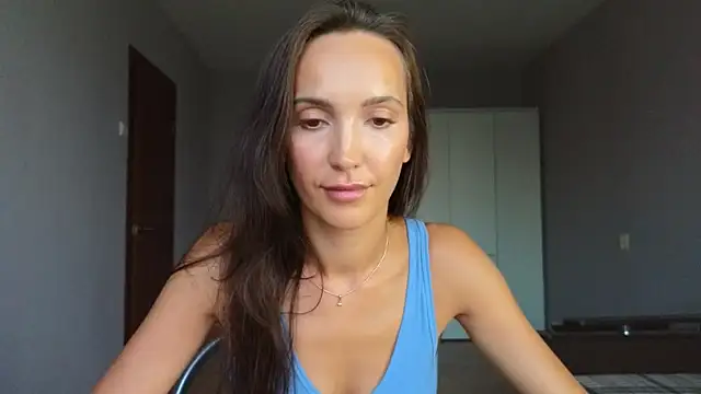 Lillian-Clark 现场XXX聊天