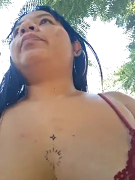 hot-mom22 Pertunjukan Webcam