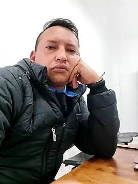 Hachi28's Live XXX Chat