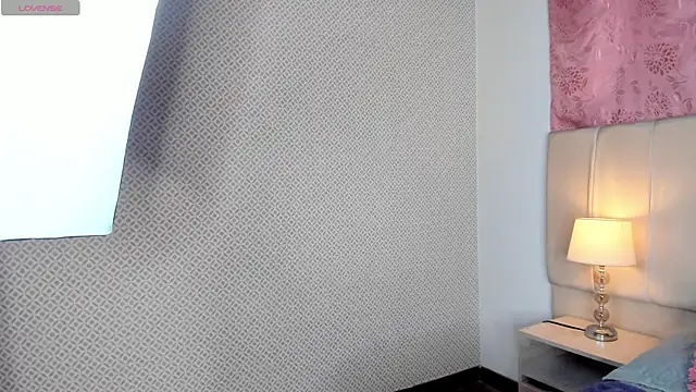 Chat +18 de mia__gv ao vivo