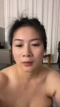 Chatroom XXX en direct de mo-mo-69