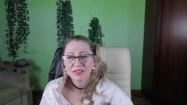 Habibi_Honeyy Adlı Modelin Canlı XXX Sohbeti