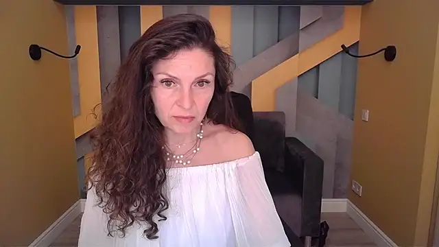 EllaLongのライブXXXチャット