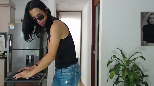 Ferotic_SexAddict Webcam Show