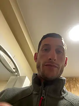 Gionnytav 在線直播表演