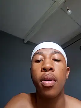 Peterveero12 webkamerás műsora